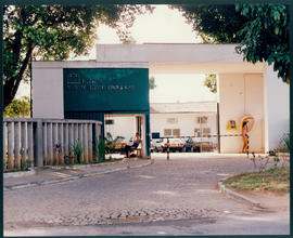 Entrada do Centro de Pesquisas Gonçalo Moniz. Salvador