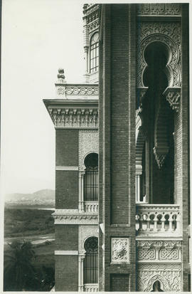 Detalhe da fachada principal do Pavilhão Mourisco
