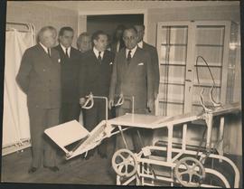 Visita de Eurico Gaspar Dutra ao sanatório anexo ao Hospital São Sebastião