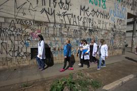 Eliaidys e outros profissionais de saúde em rua de São Paulo