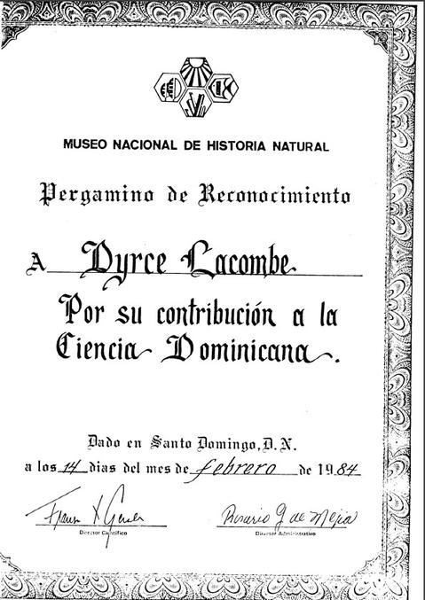 Pergaminho de reconhecimento a Dyrce Lacombe por sua contribuição à ciência dominicana