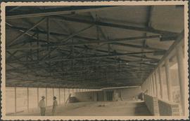 Vista inferior do telhado de um dos pavilhões no Sanatório de São Sebastião durante as obras