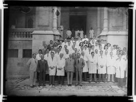 Visita de Clemente Mariani, ministro da Educação e Saúde, ao Instituto Oswaldo Cruz