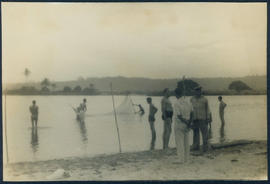 Homens pescando. Reserva de Soorema