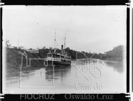 Vapor "Sobral" ancorado no porto, Rio Iaco