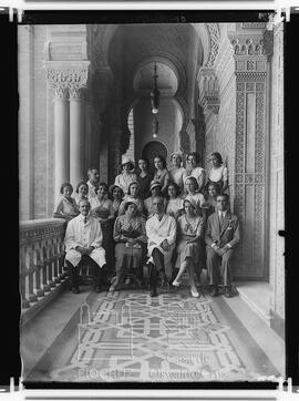 Visitantes e pesquisadores do IOC. Da esquerda para direita: Leocádio Chaves, secretário do insti...