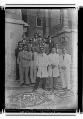 Medicos do Instituto Oswaldo Cruz e visitantes