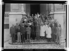 Médicos do Instituto Oswaldo Cruz e visitantes