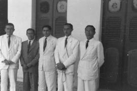 Governador do Piaui José Rocha Furtado (ao centro), acompanhado dos médico Zenon Rocha, Carlos Eu...