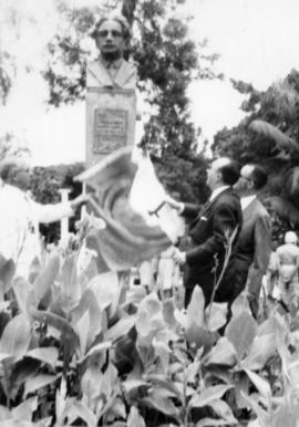 Inauguração de busto em homenagem a Oswaldo Cruz em Refice, iniciativa da Sociedade de Higiene de...