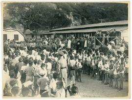 Visita do Presidente Getúlio Vargas ao Parque Proletário Provisório na Gávea