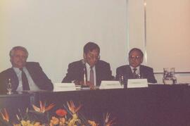 Palestrantes, composição da mesa da esquerda para a direita: Eloi Garcia, Miguel Torres e Naftale...