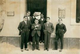 Belisário Penna e outros em frente ao Posto de Paranaguá (PR)