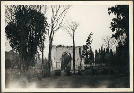 Vista de ruína na Itália durante a Segunda Guerra Mundial