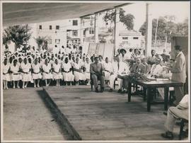 Entrega de certificados às auxiliares de enfermagem no Sanatório Sancho, com Alferes Galdino falando