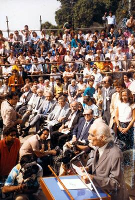 Cerimônia de reintegração dos pesquisadores cassados