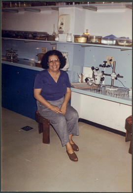 Lygia dos Reis Corrêa em seu laboratório