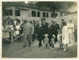 Visita do Presidente Getúlio Vargas ao Parque Proletário Provisório na Gávea