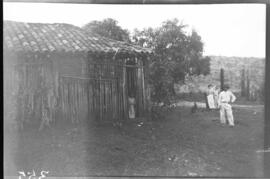 Pessoas na casa onde Augusto José Ferreira adoeceu e faleceu de Febre Amarela