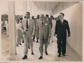 Eurico Gaspar Dutra, Pedro Calmon e outros na inauguração do Sanatório de Curicica