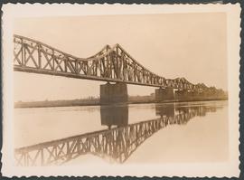 Vista da ponte sobre o rio Paraná