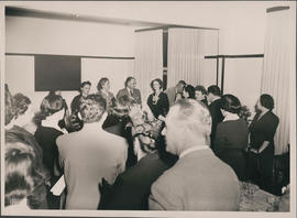 Clemente Mariani e outros durante a inauguração da sede social da Ala Feminina Auxiliar de Luta c...