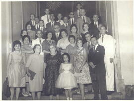 Em frente ao Hospital Universitário de São Cristóvão com colegas do curso de Veterinária