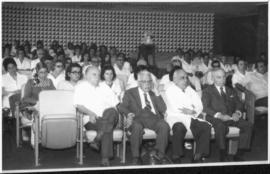 Conferência: Perspectivas da Pesquisa Biomédica - prof. Carlos Chagas Filho.  Da esquerda, Magari...