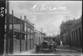 Carro na rua - Uberaba (MG)