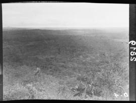 Vista da Serra próximo à Fazenda Taquari. As manchas claras ao fundo são manchas de campo cerrado