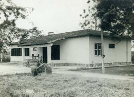 Pavilhão de inseticidas do Instituto de Malariologia na "Cidade das Meninas"